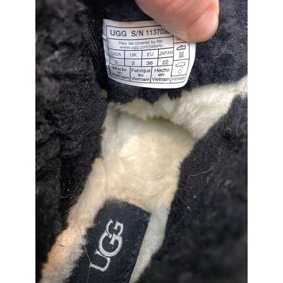 Ugg Neumel Clear Chukka Black Suede Sheepskin Ankle Boot Women's Size 5 - Picture 11 of 12